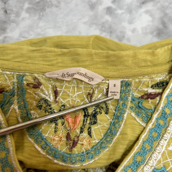 SOFT SURROUNDING WOMENS SUNRISE TUNIC TOP LIME EMBROIDERED SZ SMALL - Picture 9 of 10